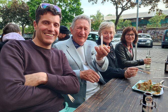Private Berlin Bites & Historical Highlights - 2,5hrs - Starting at Hackesche Höfe and the old Jewish quarter