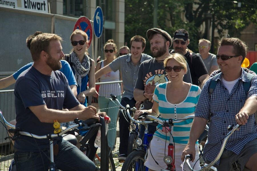 Private Berlin Street Food Bike Tour - What your guide adds to the food