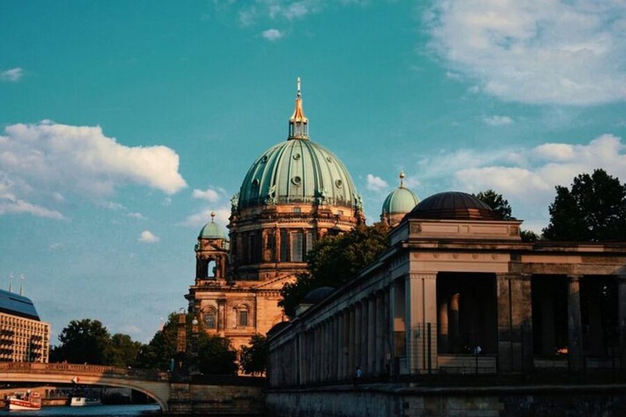 Private custom tour with a local guide Berlin - Berlin’s difficult past, explained in plain language