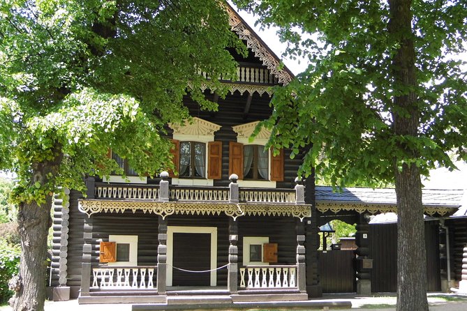 Private Day Tour of Wannsee and Potsdam from Berlin - Alexandrowka and Potsdam’s Russian connection