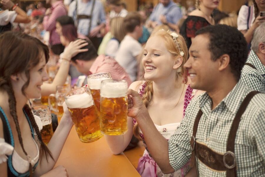 Private German Beer Tasting Tour in Berlin Old Town - The three-hour route: more craft beer with simple German bites