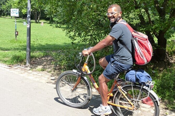 Private Guide Up to Group 6 - ONE Rickshaw, (E)Bikes, E-Scooters - Guide Style, Families, and Dutch-Language Tours