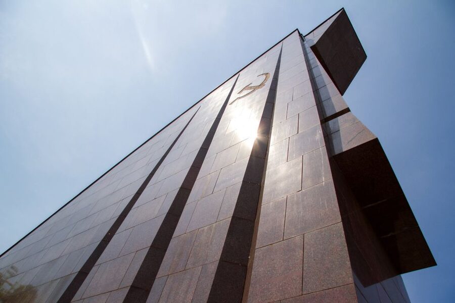Private Highlights of Berlin Bike Tour - Nazi-era remains in a city rebuilt after war