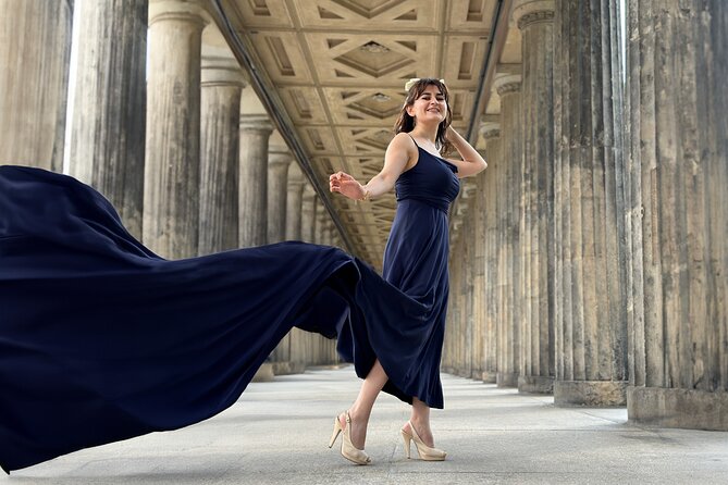 Private Personalized Photoshoot in Berlin - Posed portraits, candid moments, and photographer direction