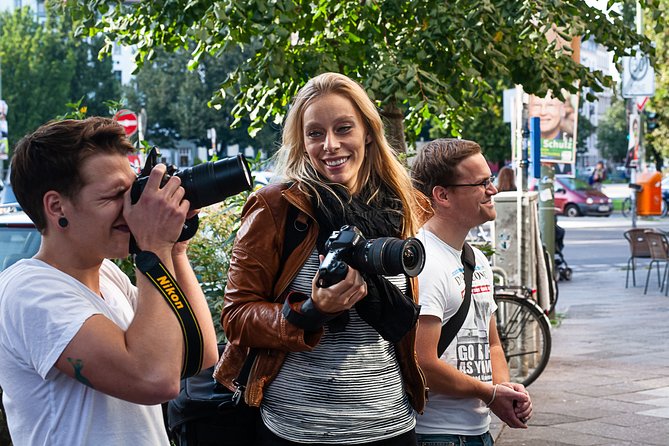 Private Photo Tour in Kreuzberg - Oranienplatz and the hand of Lenné