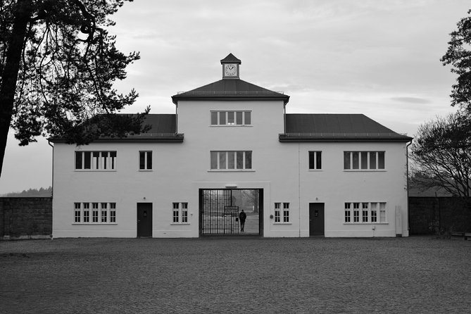 Private Sachsenhausen Concentration Camp Memorial Tour - Starting at Pariser Platz in central Berlin