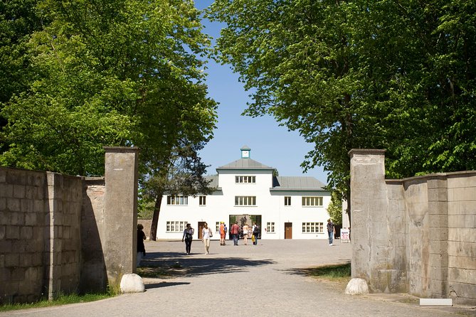 Private Sachsenhausen Concentration Camp tour with train - Starting in Berlin and riding to Oranienburg