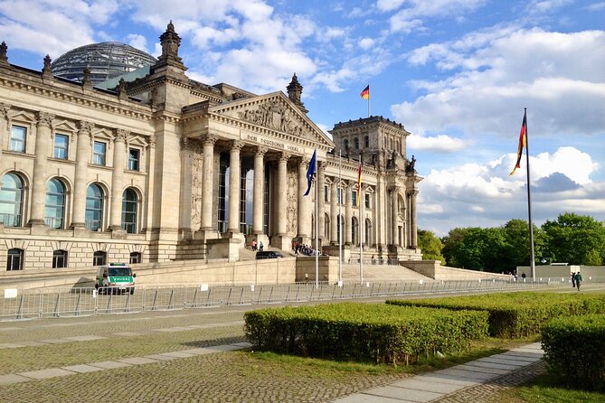 Private Taxi Tour of Berlin East and West and Neighbourhood approx. 4-6h - Friedrichstrasse, the Palace of Tears, and Unter den Linden