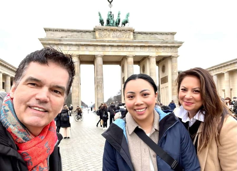 Private Taxi Tour through Berlin East and West and Kiez 4-6h - Key points to know before booking