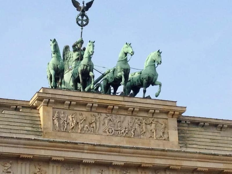 Private Taxi Tour through Berlin East and West and Kiez 4-6h - Why a private taxi makes sense in Berlin