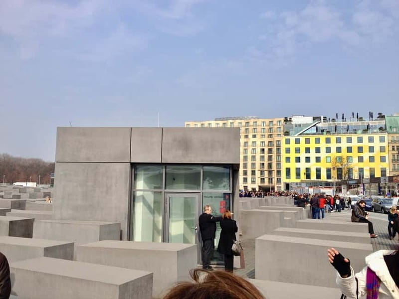 Private Taxi Tour through Berlin East and West and Kiez 4-6h - Nazi history along the former border