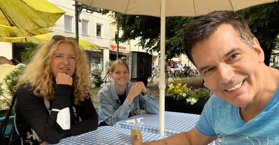 Private Taxi Tour through Berlin Extended & Relaxed ca 6-8h - Potsdamer Platz and the former death strip
