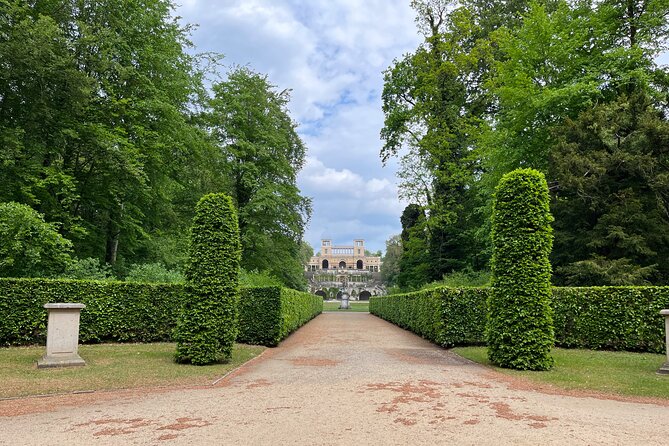 Private taxi tour to Potsdam and Sanssouci 6-8h - Alexandrowka, the palaces by the lakes, and spy history