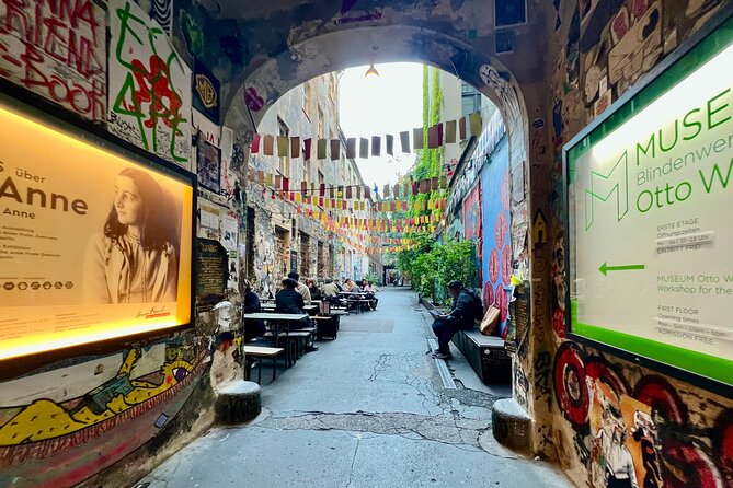 Private Tour: Secret Food Tours Berlin - The Jewish Cemetery and the restored Synagogue