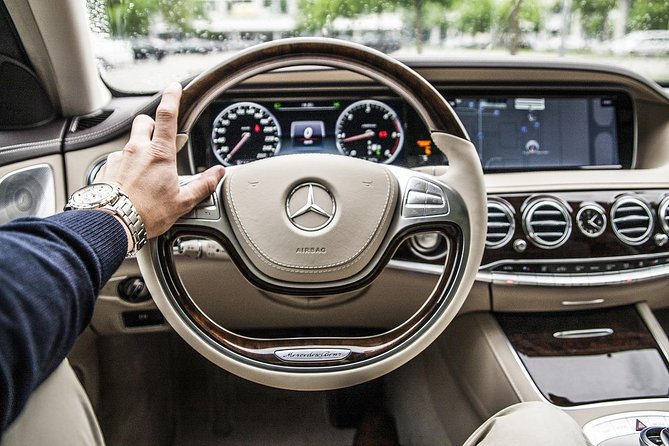 Private Transfer from Berlin to Prague, Hotel-to-hotel, English-speaking driver - Choosing the right vehicle for your party