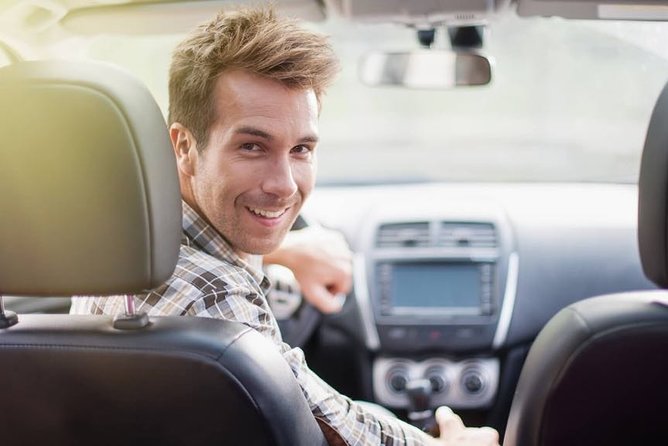 Private Transfer from Berlin to Prague with 2h of Sightseeing - The driver experience varies
