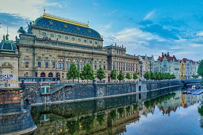 Private Transfer from Berlin to Prague with 4h of Sightseeing - Key points to know before booking