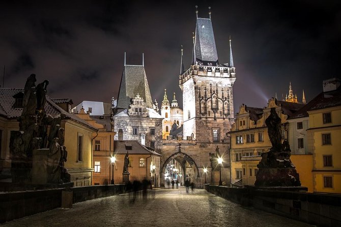 Private Transfer from Berlin to Prague with 4h of Sightseeing - Why this transfer can beat the train