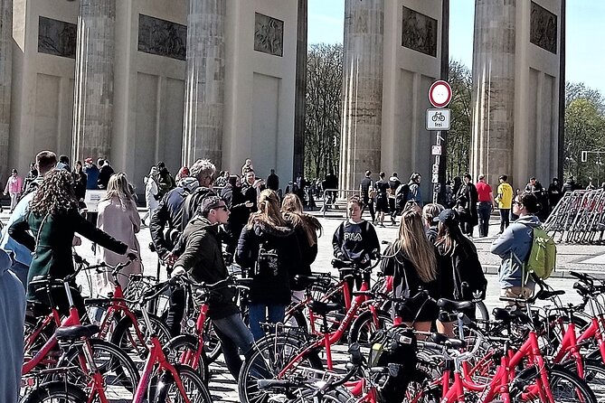 Private Walking Sightseeing Local Berlin Tour Guides up 15 Person - The Reichstag and the government district