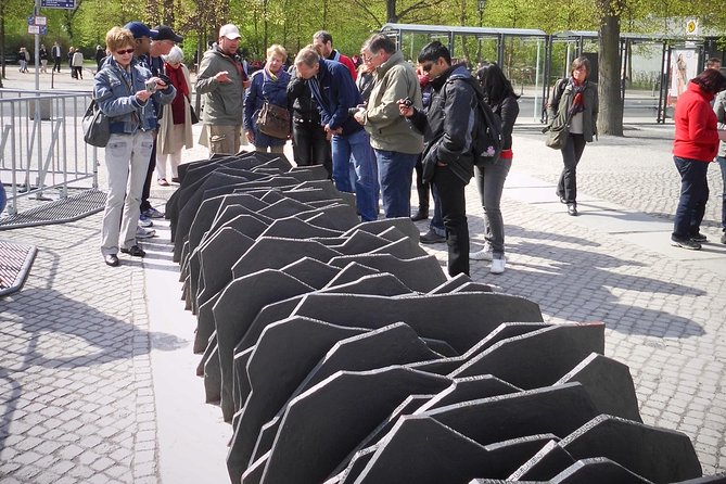 Private Walking Tour: Behind the Iron Curtain and Berlin Wall - Bornholmer Strasse and the night the border opened
