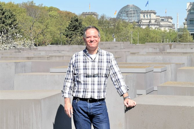 Private Walking Tour Berlin 3 hours: Brandenburg, Historic Center - Jewish Berlin and the difficult parts of the city