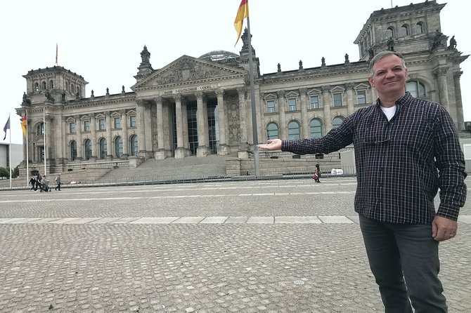 Private Walking Tour Berlin 3 hours: Brandenburg, Historic Center - Starting with Berlin’s royal and political center
