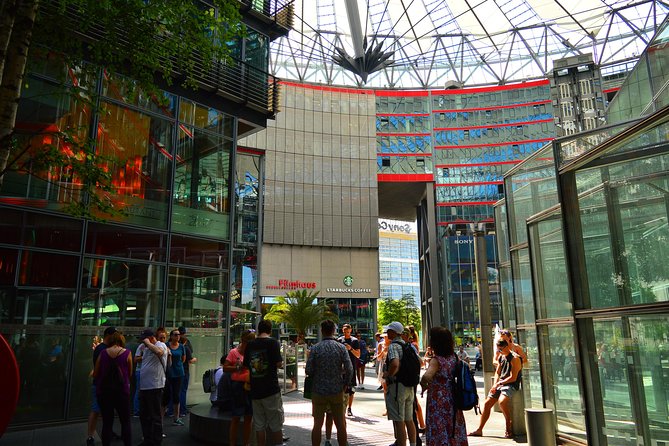 Private walking Tour: Berlin Architecture Tour - The Reichstag: old political language, new transparency