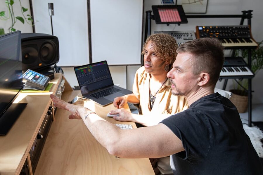 Produce Techno and House Music in Berlin - Making Berlin techno from the inside