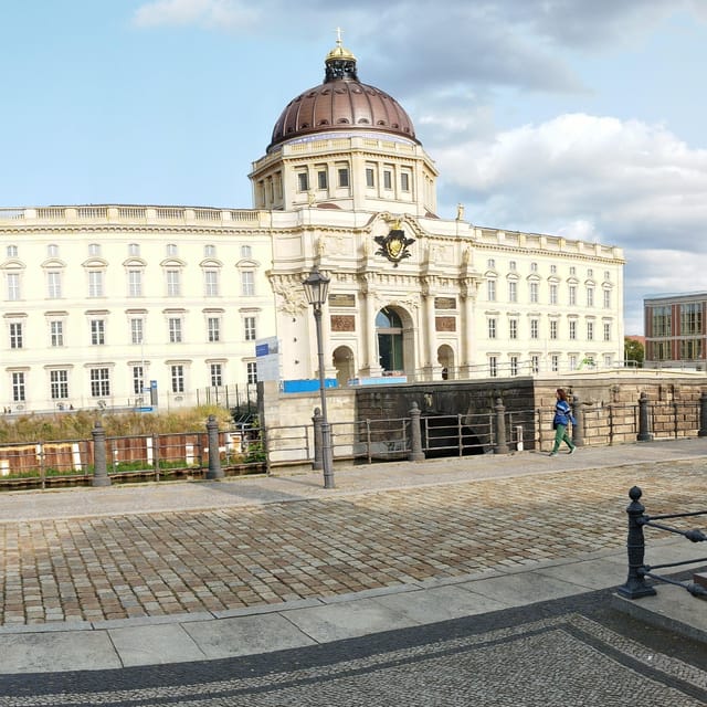 Promotion Berlin Rickshaw Shared Guide (Combo Vehicle Group) - What the guide adds to the ride