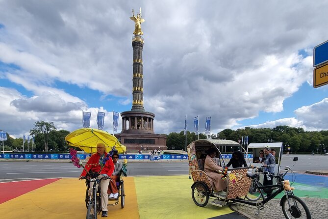 Rickshaw Sightseeing City Tours Berlin - Rikscha Tours - Checkpoint Charlie and the old divided city