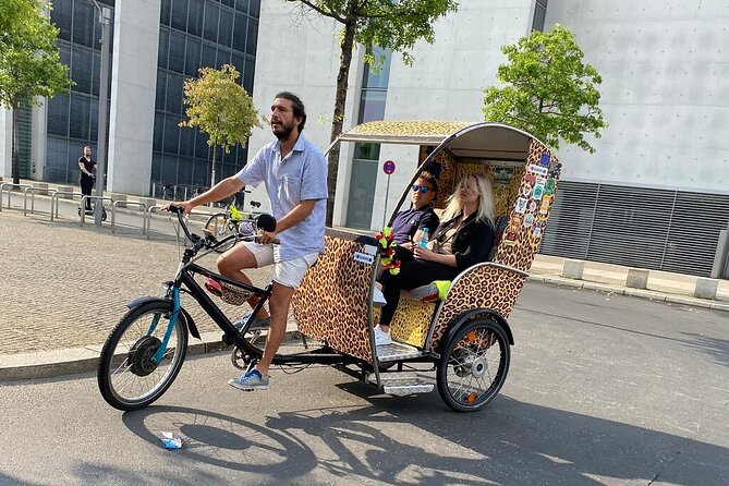 Romantic Berlin Rickshaw City and Photo Tour - incl. pick-up - A relaxed way to see Berlin’s grand center