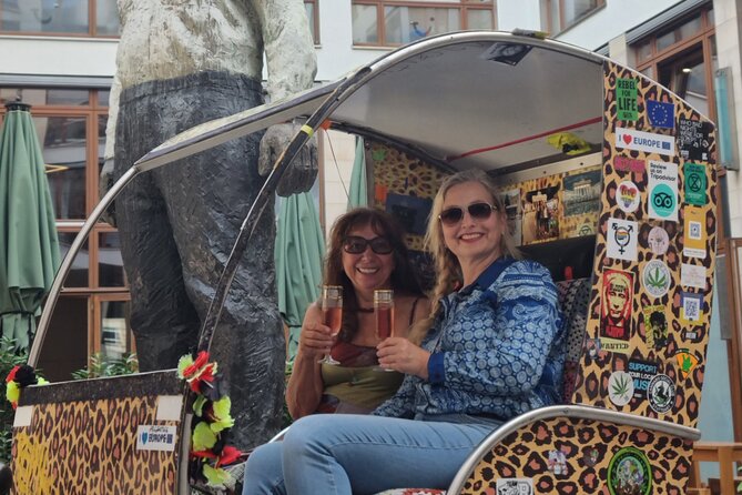 Romantic Berlin Rickshaw City and Photo Tour - incl. pick-up - Brandenburg Gate and the Reichstag
