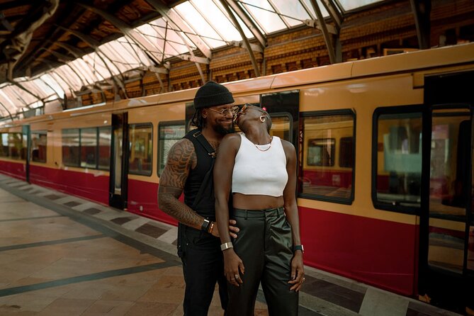 Romantic Couple Photoshoot in the Heart of Berlin - Timing, punctuality, and booking safeguards