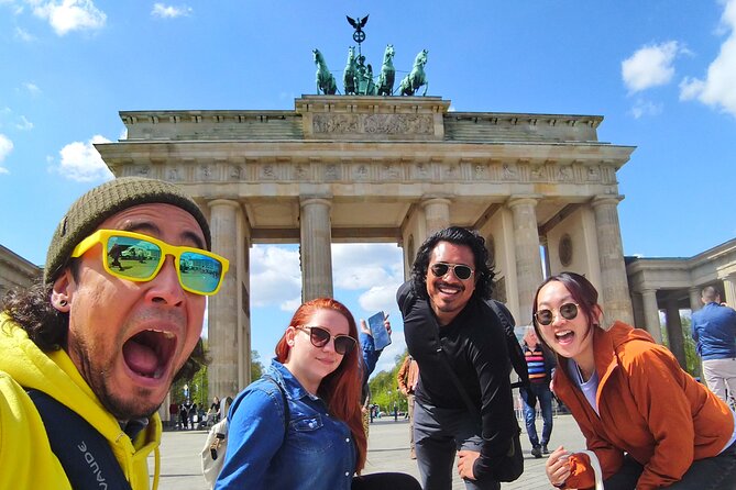 Rude Bastards tour of Berlin (CYHIT) - A 20-minute pause before the Cold War sites