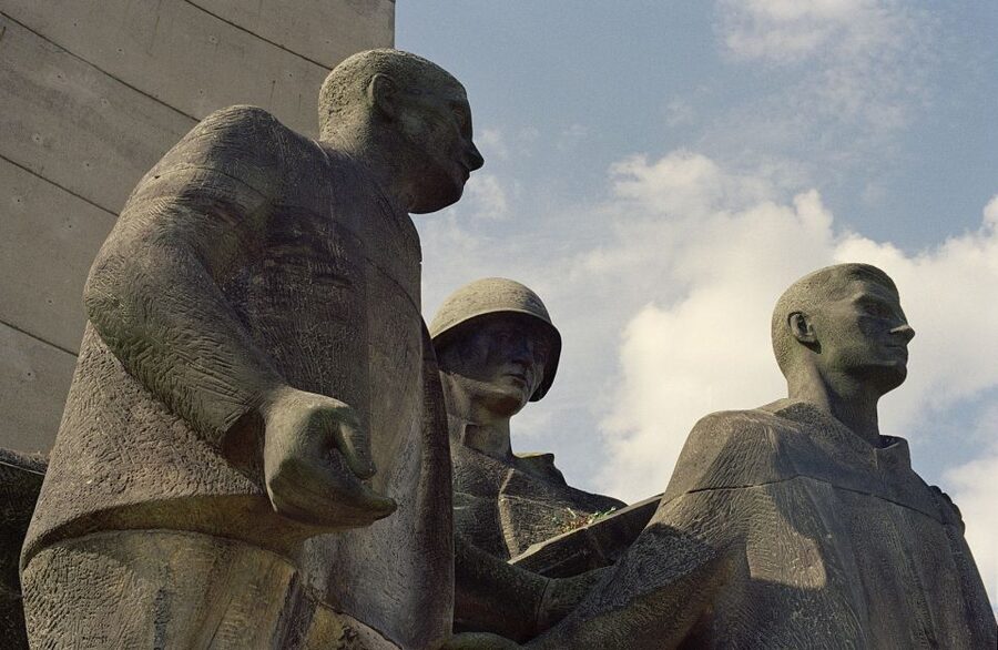 Sachsenhausen Memorial: Walking Tour from Berlin - Forced labor, punishment, and private industry