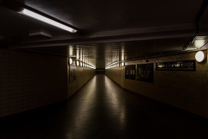 Self-Guided Audio Tour-The Fall of the wall: A light for humanity - Walking Berlin’s former border in 39 minutes