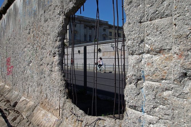 Self-Guided Audio Tour-The Fall of the wall: A light for humanity - Should you book the Fall of the Wall audio tour?