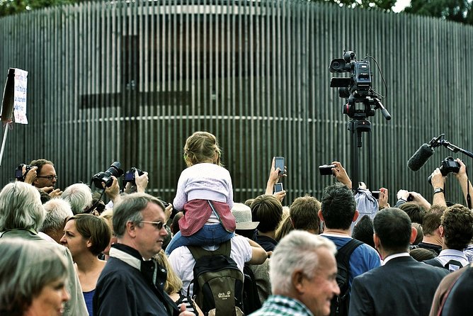Self-Guided Audio Tour-The Fall of the wall: A light for humanity - Stop 2: Chapel of Reconciliation