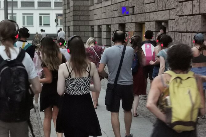 Silent disco through downtown Berlin with flash mobs - Weather, cancellation, and practical planning