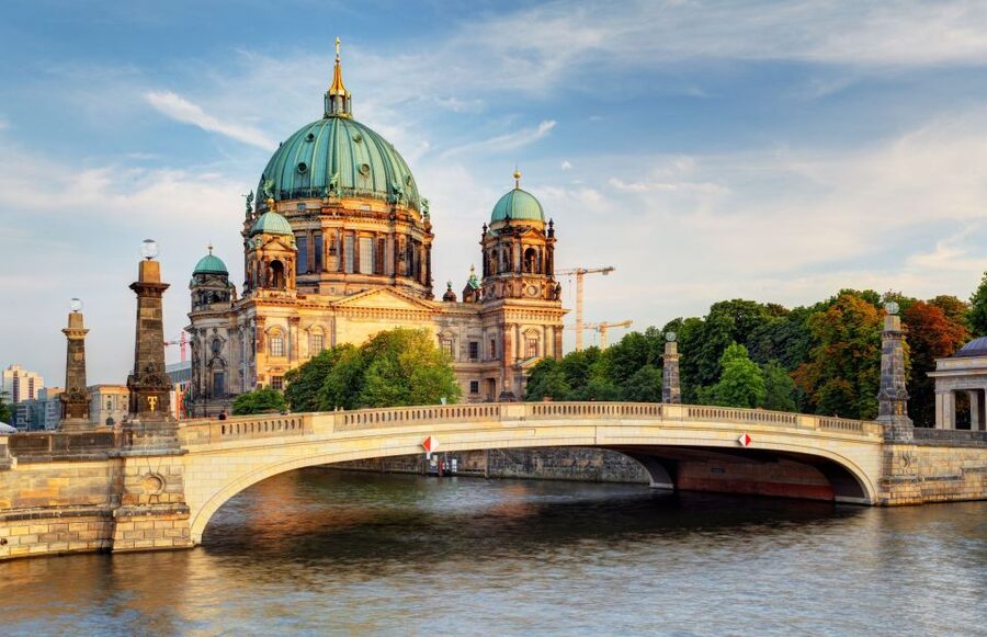 Skip-the-line Berlin Cathedral and Old Town Private Tour - The Two-Hour Choice: Focused and Efficient
