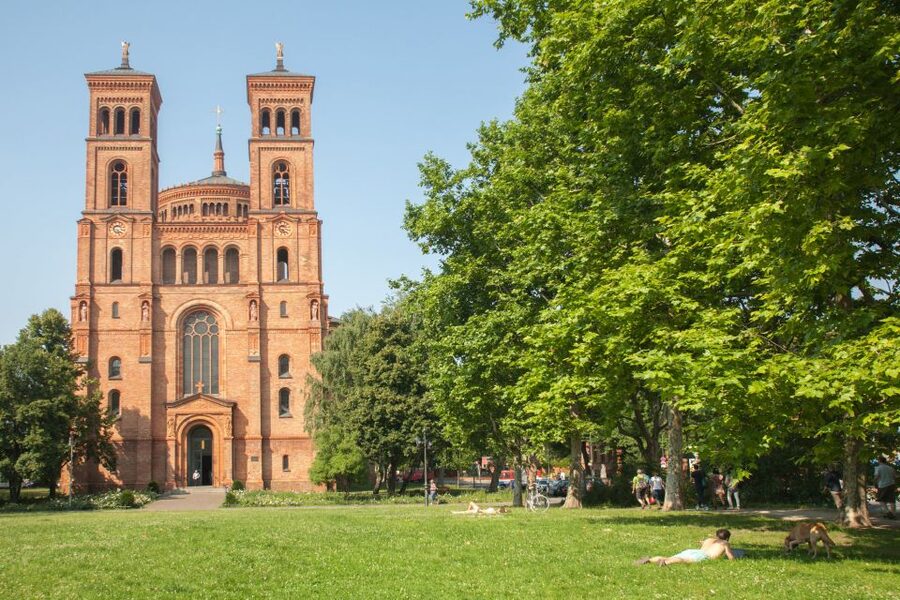 Small Group Tour: "Wild Kreuzberg" - Heinrich-Platz and Mariannenplatz