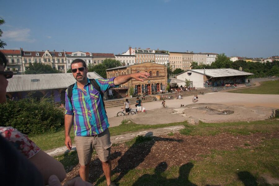 Small Group Tour: "Wild Kreuzberg" - Görlitzer Park and the railway that came before