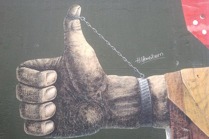 Street Art and Alternative Tour of Berlin in French - Starting at Potsdamer Platz