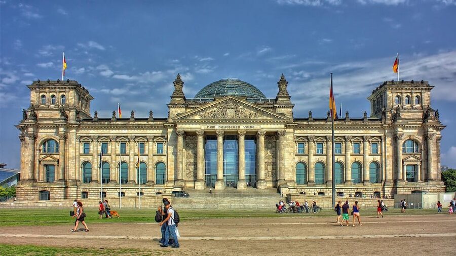 The Best of Berlin Private Guided Tour - Checkpoint Charlie and the Cold War divide