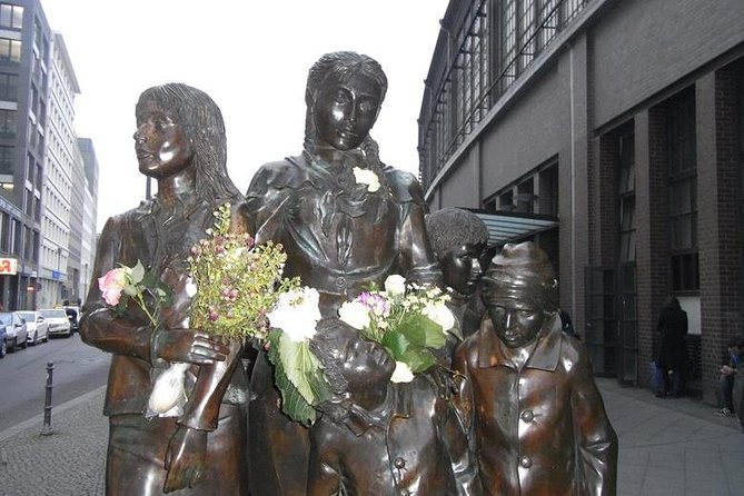 The Jewish Private Tour - A journey into the Jewish past of Berlin with N. Jacob - The Holocaust Memorial: a change in tone