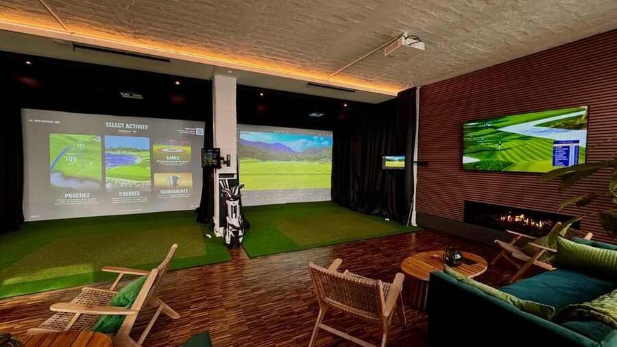 The Ultimate Berlin Golf Bar for Groups, Games & Good Times - Who will enjoy EvoGolf most