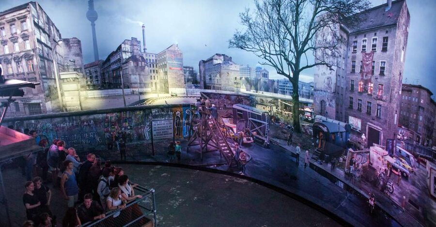 THE WALL: asisi Panorama Berlin Ticket - A large artwork with small human stories