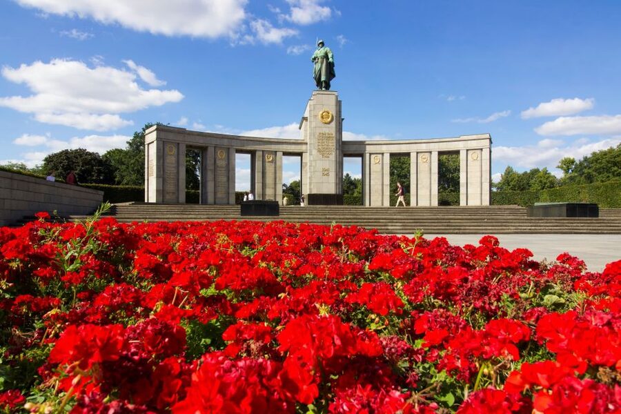 Third Reich and the Holocaust in Berlin Private Guided Tour - Why the five-hour option is worth considering