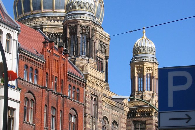 Tours & Sightseeing in English of Berlin, Potsdam and Sachsenhausen - Pickup, group size, and the practical details