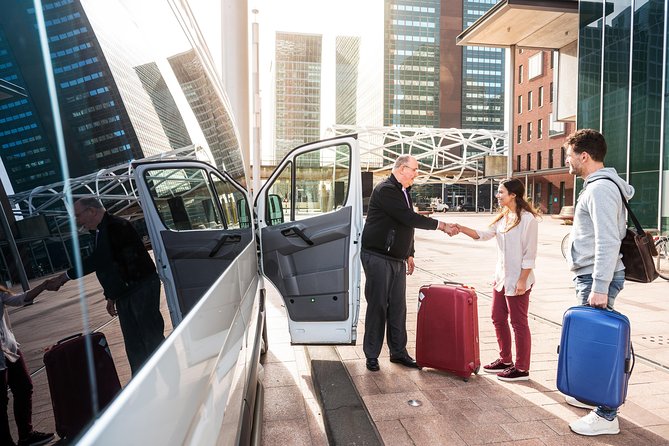 Transfer from Berlin Schönefeld Airport (SXF) to Berlin city Hotels - ROUND TRIP - Why this transfer can make Berlin easier